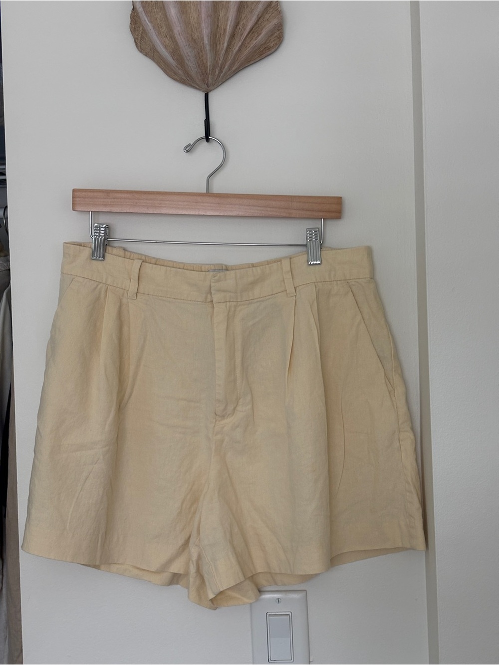 GAP Butter Yellow Pleated High-Rise Linen Trouser Shorts